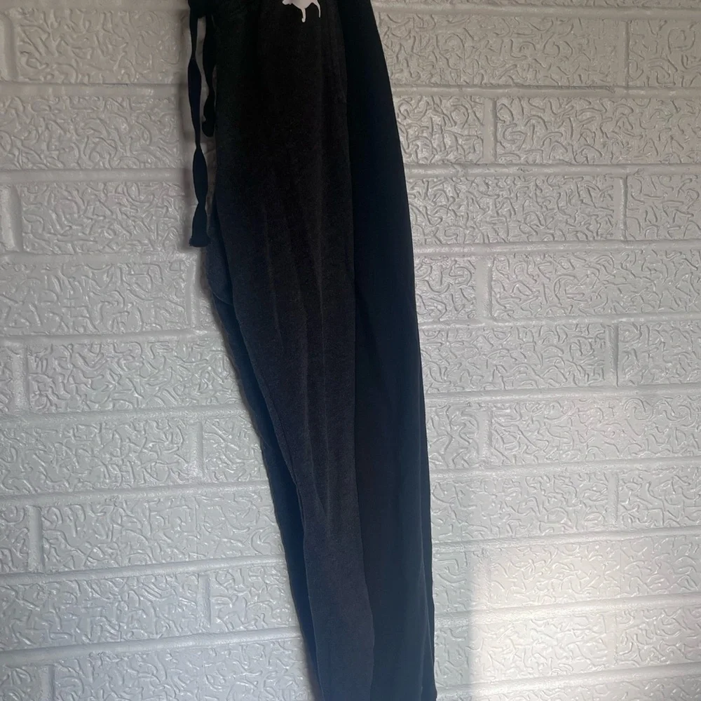 PINK Victoria's Secret Bundle, sweatshirt & 2 pairs of sweats - Picture 9 of 13